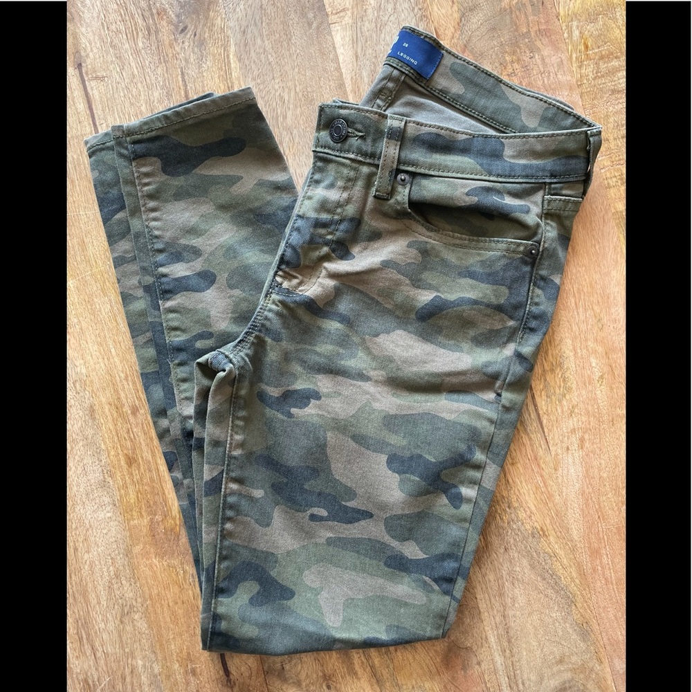 GAP Camo Leggings Size 28 EUC
